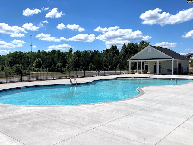 1035 Beaufort Farm Rd, Blythewood, SC 29016 - community pool with a patio area
