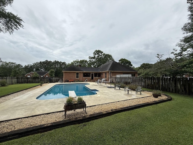 3270 Winchester Ln, Orangeburg, SC 29118 - view of swimming pool with a patio and a diving board