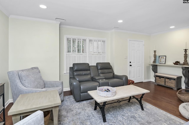 152 Carlyle Cir, Columbia, SC 29206 - living area featuring wood finished floors, crown molding, and recessed lighting