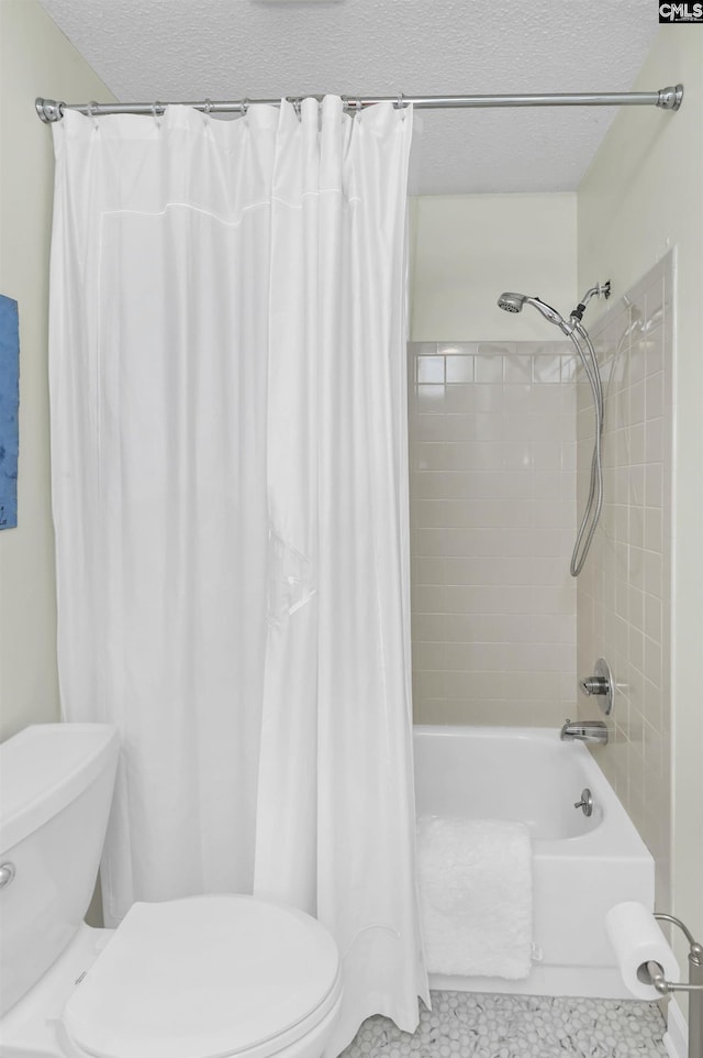 152 Carlyle Cir, Columbia, SC 29206 - full bath featuring shower / bath combination with curtain and a textured ceiling