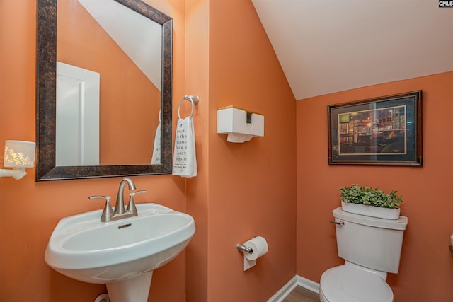 634 Bluff Pointe, Columbia, SC 29212 - bathroom featuring toilet and vaulted ceiling