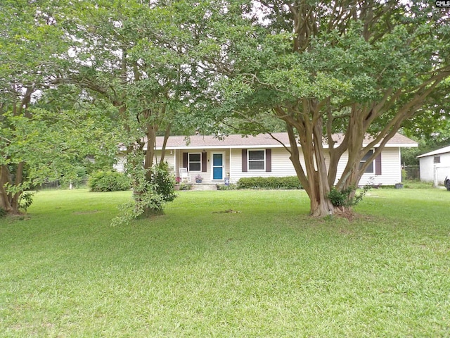 1016 Willis St, Batesburg, SC 29006 - single story home featuring a front lawn