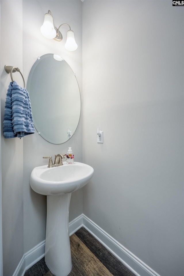 230 Eascott Pl, Columbia, SC 29229 - bathroom featuring baseboards and wood finished floors