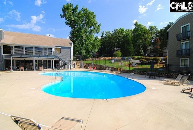 131 Leeward Rd, Columbia, SC 29212 - community pool with stairs and a patio area