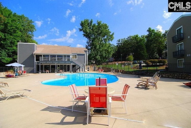 131 Leeward Rd, Columbia, SC 29212 - community pool with a patio
