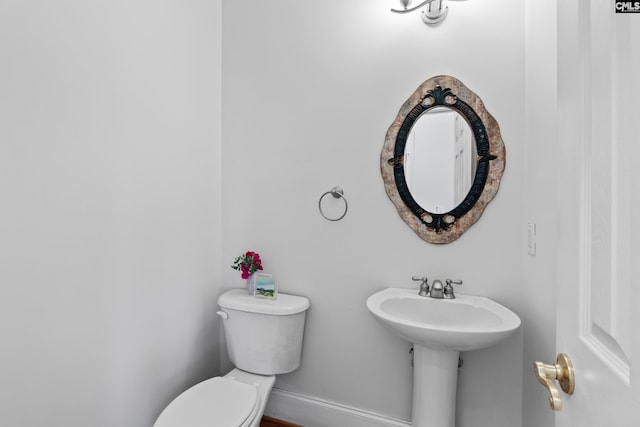 5 Shaftesbury Ln, Columbia, SC 29209 - half bathroom with toilet