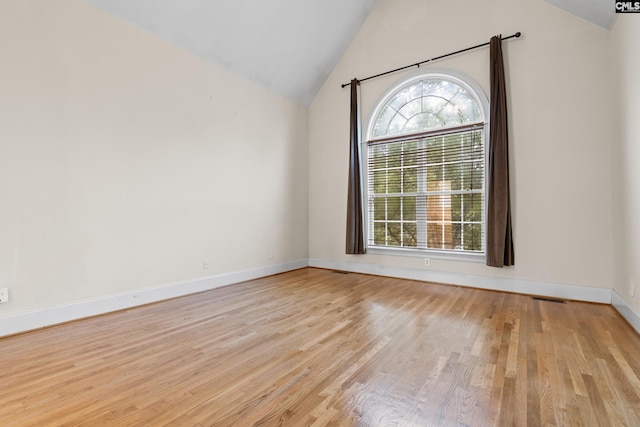 5 Shaftesbury Ln, Columbia, SC 29209 - empty room featuring light wood-style flooring and vaulted ceiling