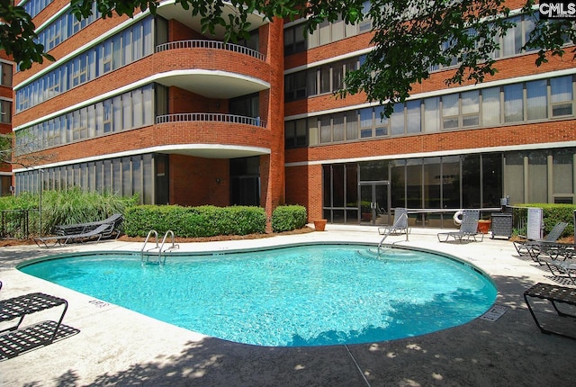 1100 Wheat St Unit 510, Columbia, SC 29201 - community pool with a patio area