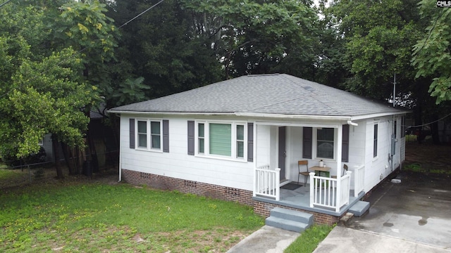 334 Gaffney St, West Columbia, SC 29169 - bungalow-style home featuring a shingled roof and crawl space
