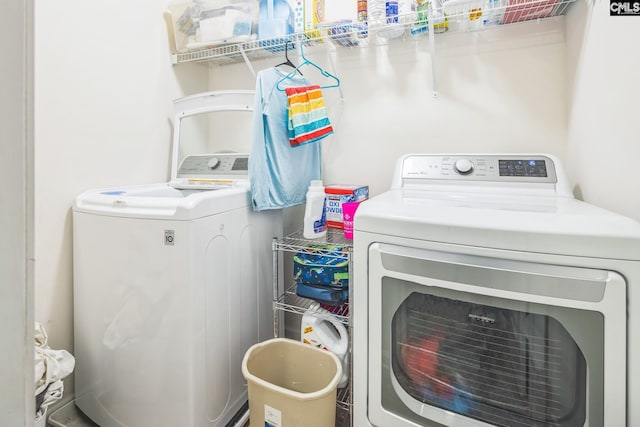 512 Eagles Rest Dr, Chapin, SC 29036 - washroom featuring washing machine and clothes dryer