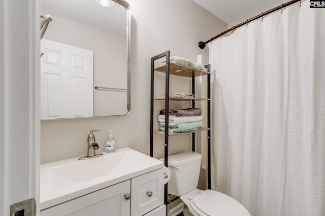938 Farnsworth Dr, Hopkins, SC 29061 - full bath featuring vanity and curtained shower