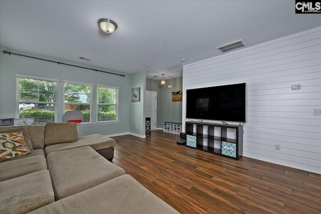 620 Blue Ledge Cir, Lexington, SC 29072 - living area with wood finished floors and baseboards
