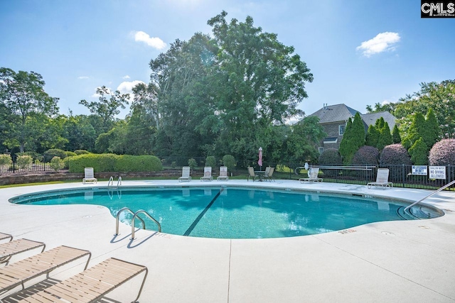 100 Julia Ct, Lexington, SC 29072 - community pool with a patio