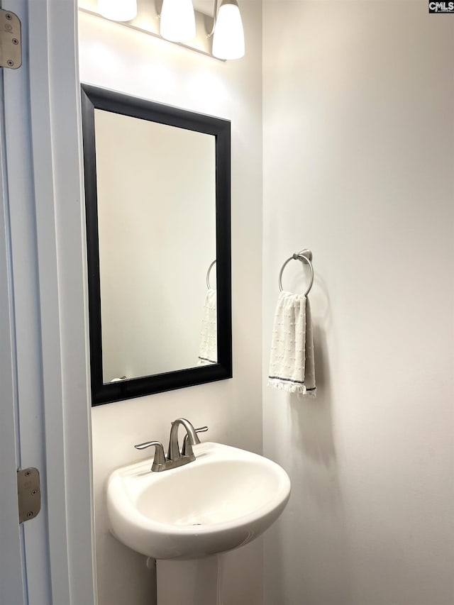1324 Tamarind Ln, Chapin, SC 29036 - bathroom with a sink