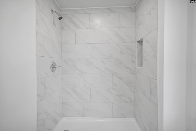 1005 D Ave, West Columbia, SC 29169 - full bath with a tile shower