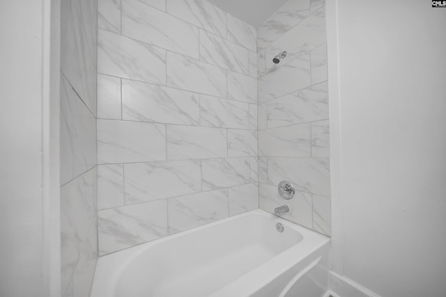 1005 D Ave, West Columbia, SC 29169 - full bathroom with washtub / shower combination and baseboards