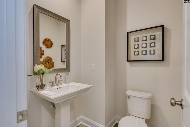 821 Oak Valley Dr, Blythewood, SC 29016 - half bath with toilet and baseboards