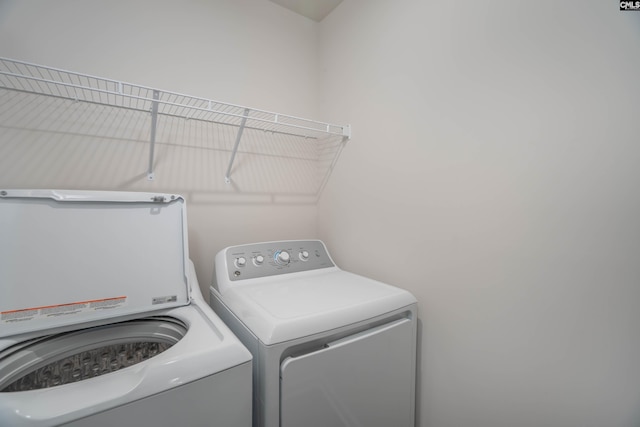 1021 Bermuda Cedar Ln, Hopkins, SC 29061 - laundry room with washer and dryer