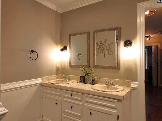 200 Weeping Cherry Ln, Columbia, SC 29212 - full bathroom with double vanity, a wainscoted wall, and crown molding