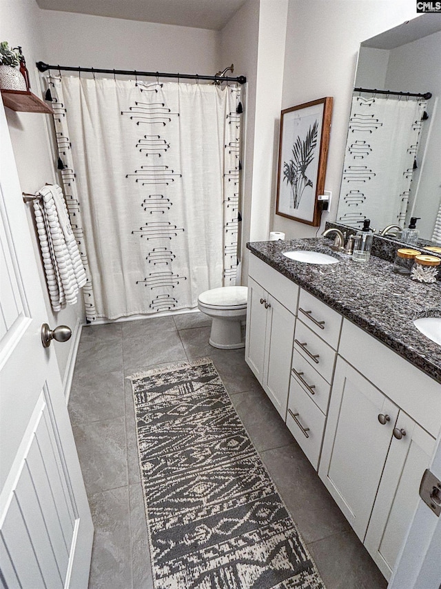 15 Alumni Ln, Blythewood, SC 29016 - full bathroom featuring double vanity and curtained shower