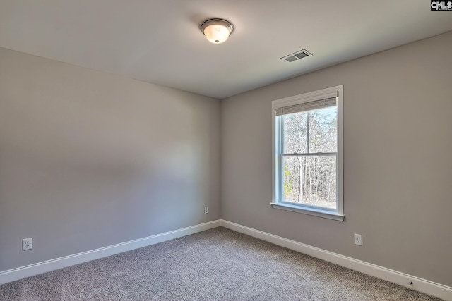689 W Columbia Ave, Batesburg, SC 29006 - carpeted empty room featuring baseboards