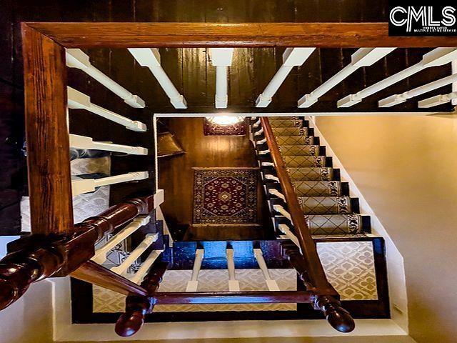1220 Calhoun St, Newberry, SC 29108 - view of stairway