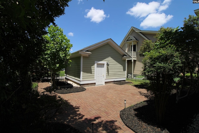 392 Highland Point Dr, Columbia, SC 29229 - back of property with a patio area