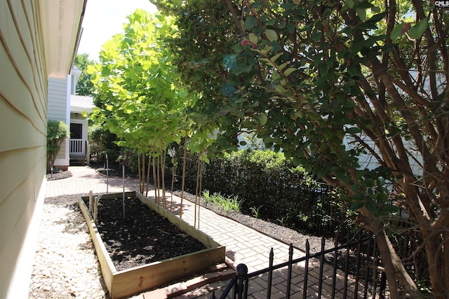 392 Highland Point Dr, Columbia, SC 29229 - view of yard featuring a garden