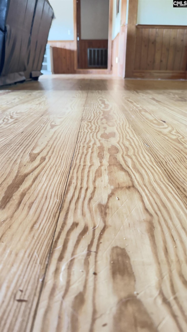 518 Pioneer Shores Rd, Prosperity, SC 29127 - detailed view of wooden walls