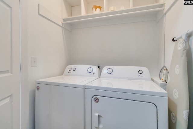 335-337 S Woodrow St, Columbia, SC 29205 - laundry room featuring washing machine and clothes dryer