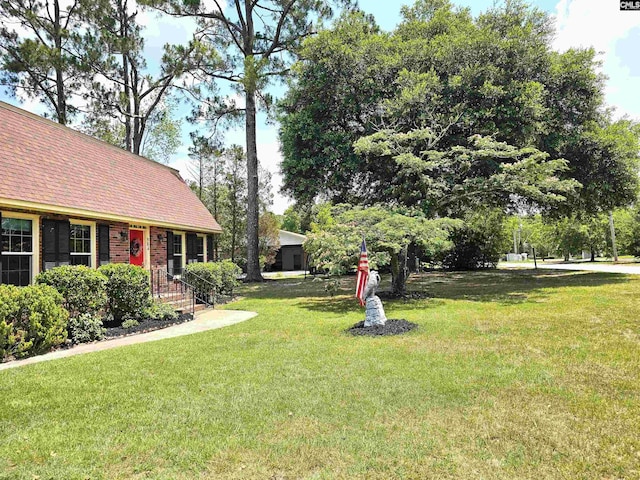 904 Sunnyhill Dr, Camden, SC 29020 - view of grassy yard