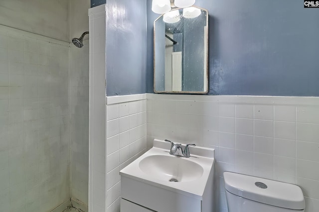 914 Hook Ave, West Columbia, SC 29169 - full bath featuring tile walls, a tile shower, and vanity