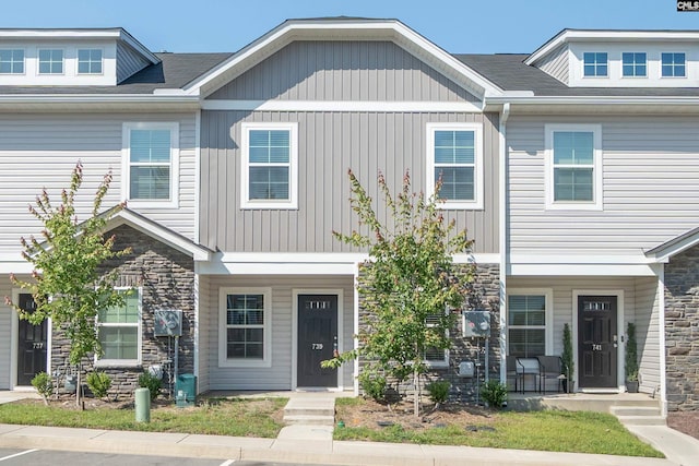 739 Wild Duck Ln, Columbia, SC 29203 - multi unit property with stone siding and a porch
