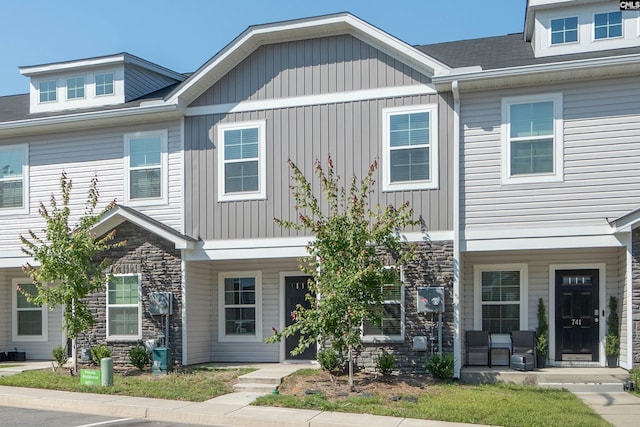 739 Wild Duck Ln, Columbia, SC 29203 - multi unit property with stone siding and a porch