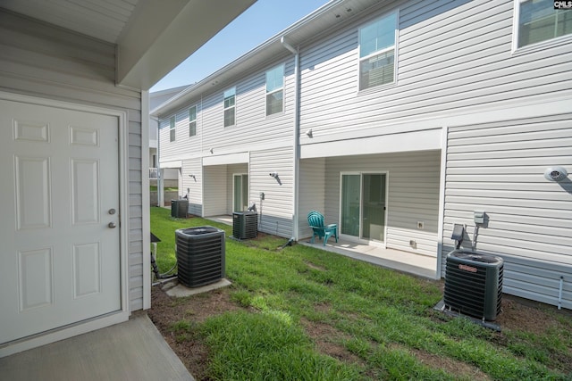 739 Wild Duck Ln, Columbia, SC 29203 - rear view of property featuring a lawn and a patio area