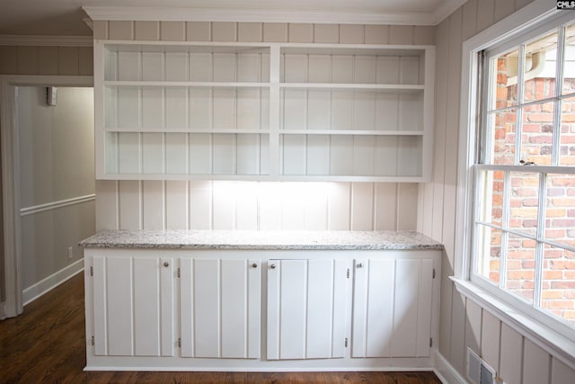 320 Perkins Ln, Camden, SC 29020 - detailed view of ornamental molding and wood finished floors