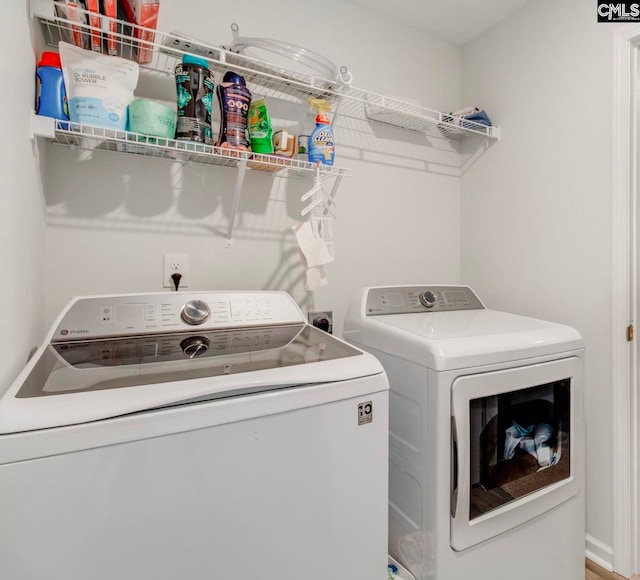 1056 Turtle Stone Rd, Blythewood, SC 29016 - laundry room with washing machine and clothes dryer