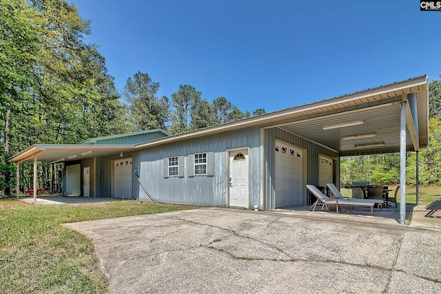 5404 Fairview Rd, Batesburg, SC 29006 - view of front facade with a detached garage
