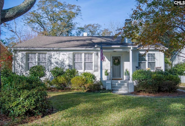 view of front of house featuring a front yard