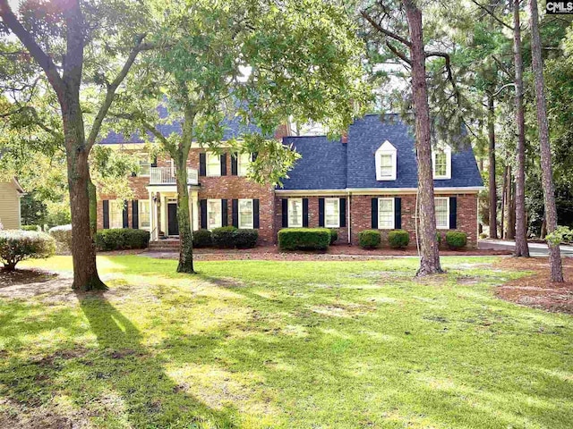 view of front of house featuring a front yard