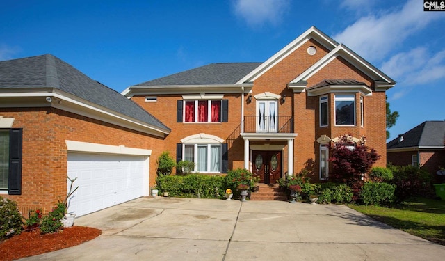 view of front property featuring a garage