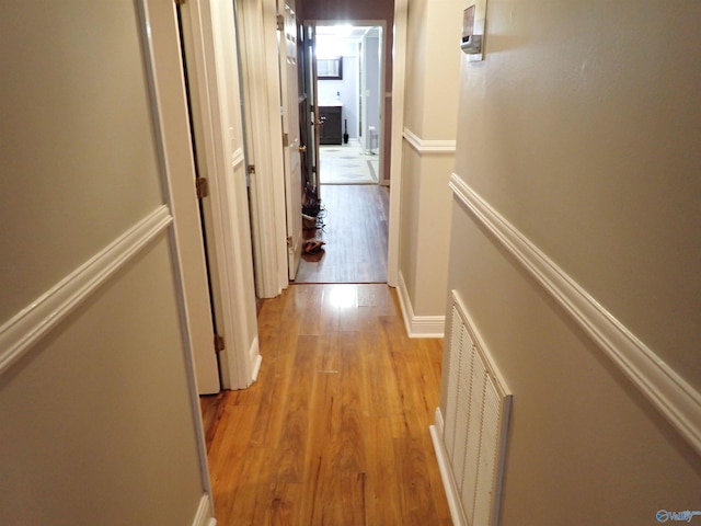 724 Frost St SW, Hartselle, AL 35640 - hall featuring light wood-type flooring