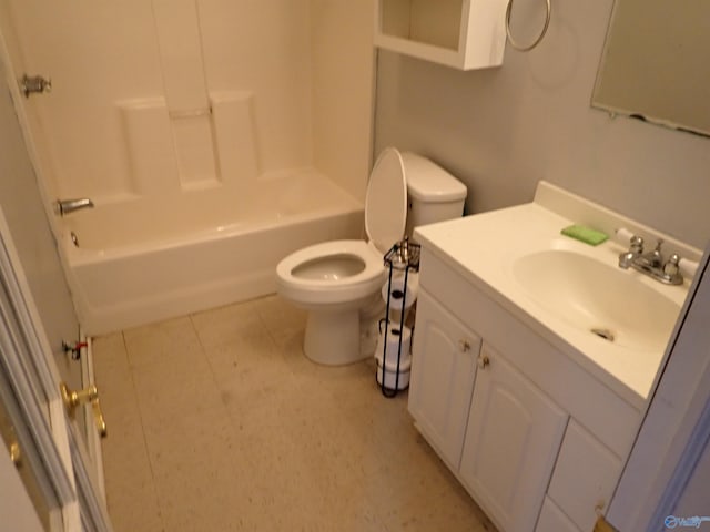 724 Frost St SW, Hartselle, AL 35640 - full bath with vanity and washtub / shower combination