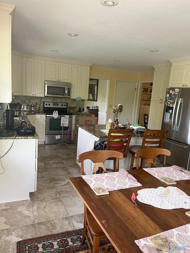 6818 Criner Rd SE, Huntsville, AL 35802 - dining room featuring crown molding