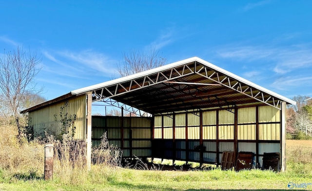 view of outdoor structure