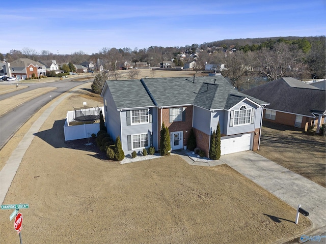 view of front facade featuring a garage