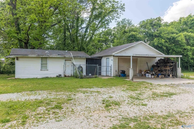 2808 Elmore Rd, Huntsville, AL 35805 - view of front of house with a detached garage