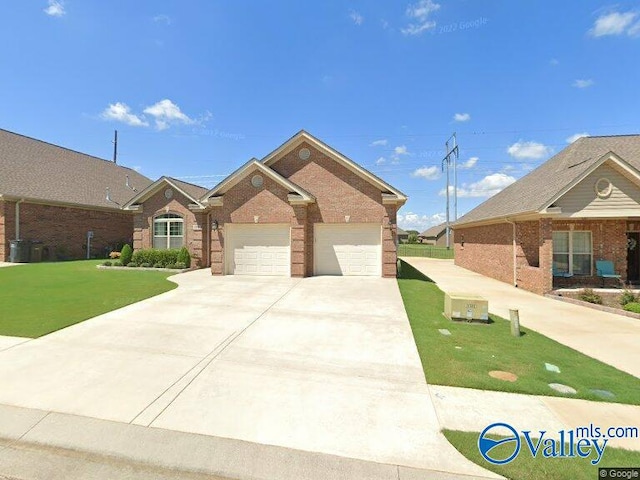 view of front of house with a front lawn