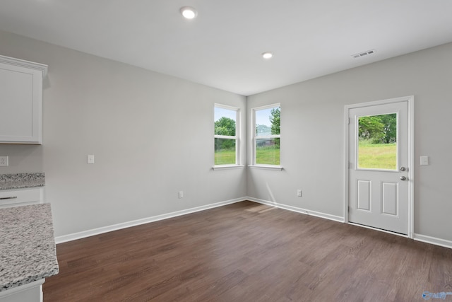 148 Aurora Cir, Fayetteville, TN 37334 - foyer entrance with dark wood finished floors, baseboards, and recessed lighting