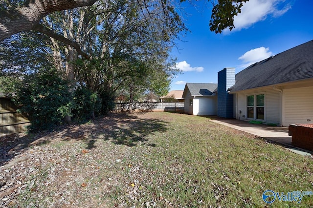 view of yard featuring a patio area